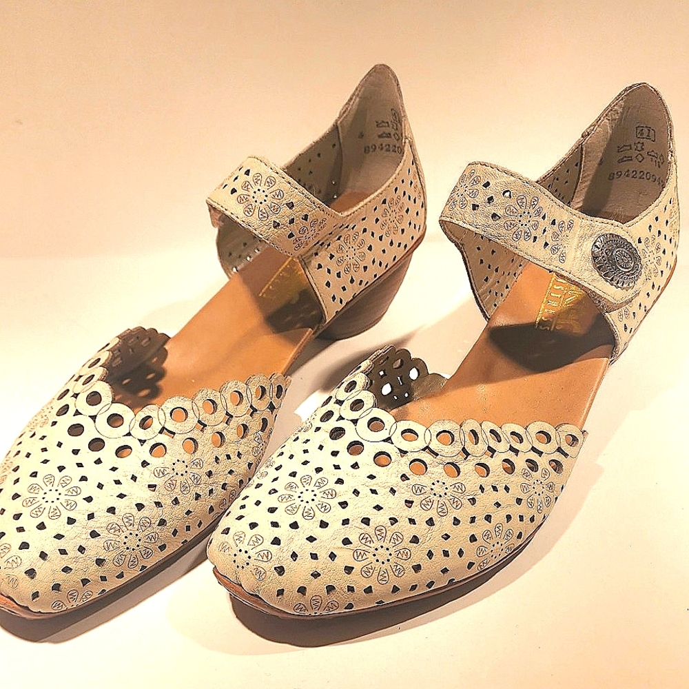 Rieker Mary Janes Cream/Beige Color. Size 10/41